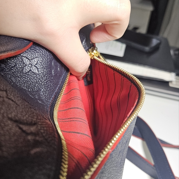 Authentic Louis Vuitton Pochette Metis Empreinte Marine Rouge - Picture 14 of 16